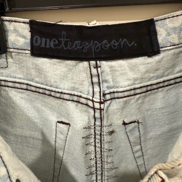 One Teaspoon Leopard Animal Print Distressed Denim Shorts Size 25 - Picture 4 of 5